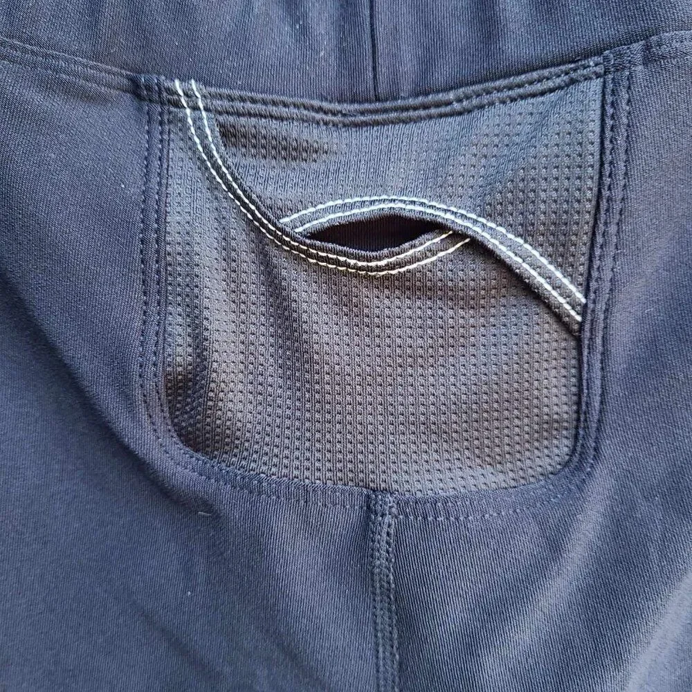 Nike Black Performance Pants with Vented Knees size Large (12-14)